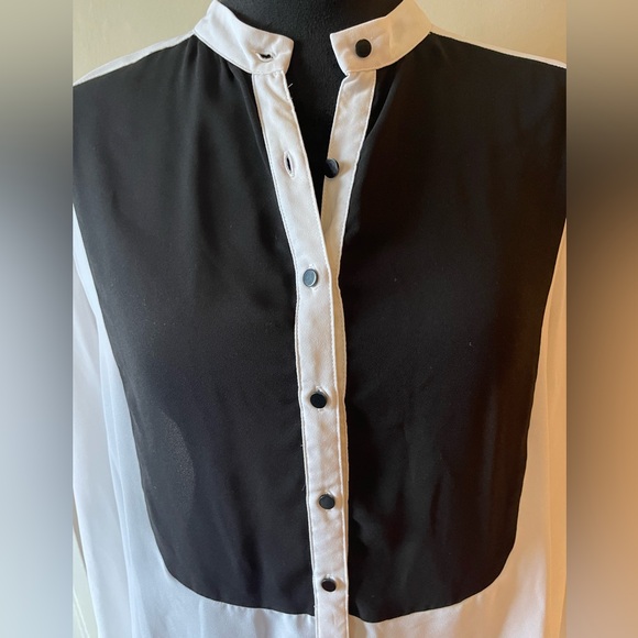 Boston Proper White/Black combo button up blouse, size 12, like new, no stains - Picture 2 of 6